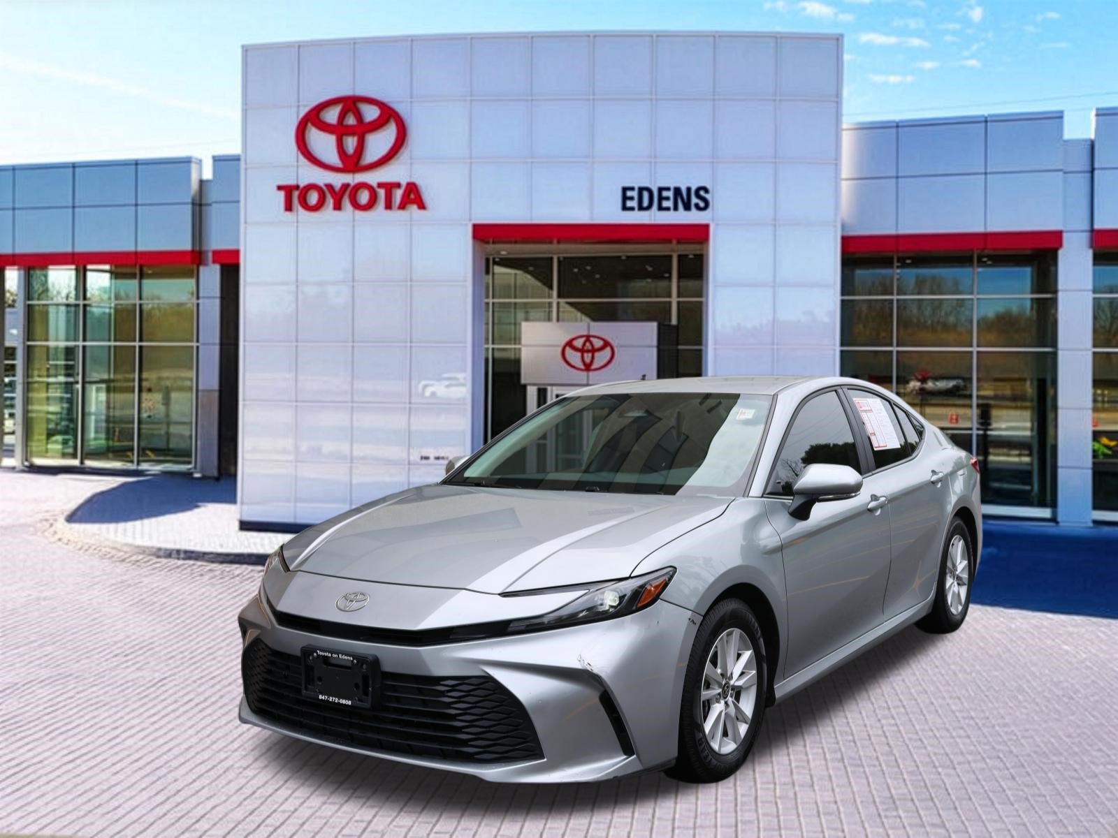 Used 2025 Toyota Camry LE FWD image 10