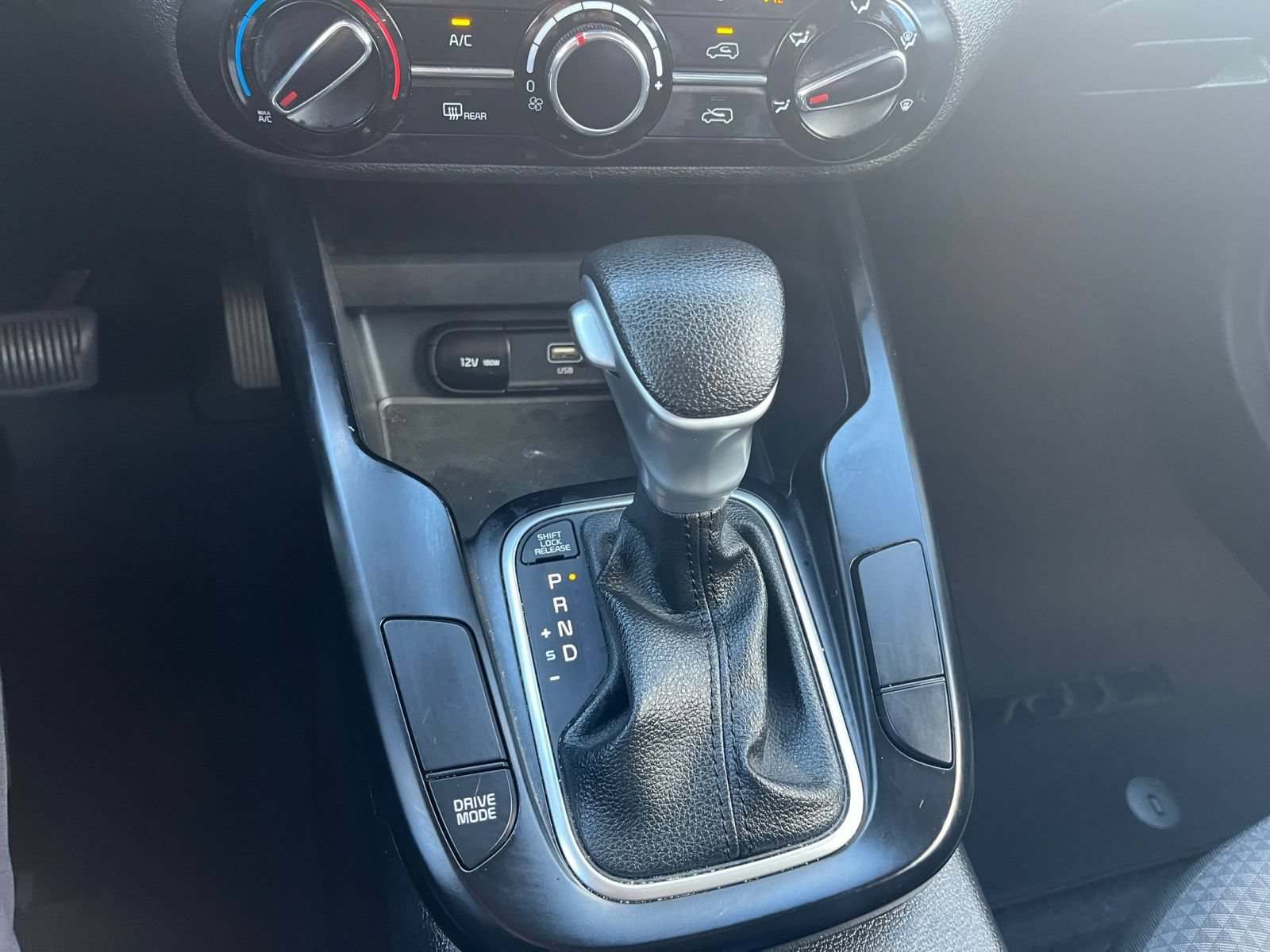 Used 2025 Kia Soul LX w/ LX Technology Package FWD image 38