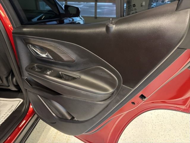 Used 2023 GMC Terrain SLE w/ Driver Convenience Package image 43