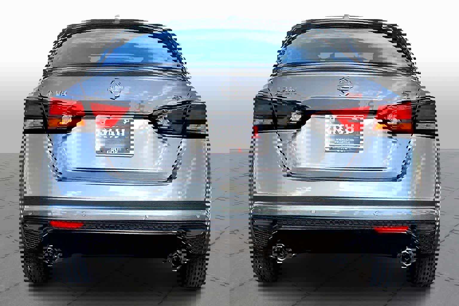 New 2025 Nissan Altima 2.5 SR image 4