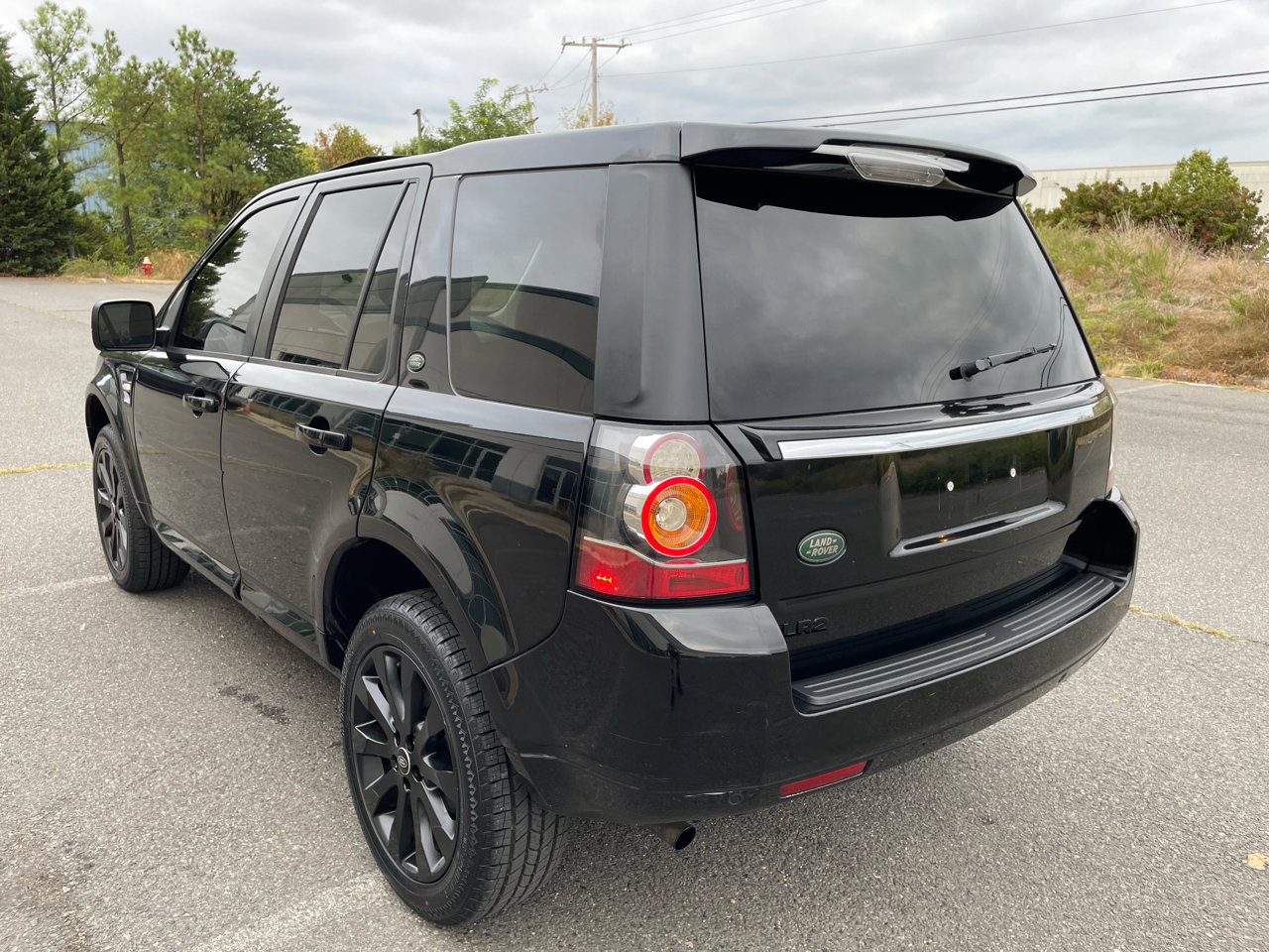 Used 2015 Land Rover LR2 HSE image 4