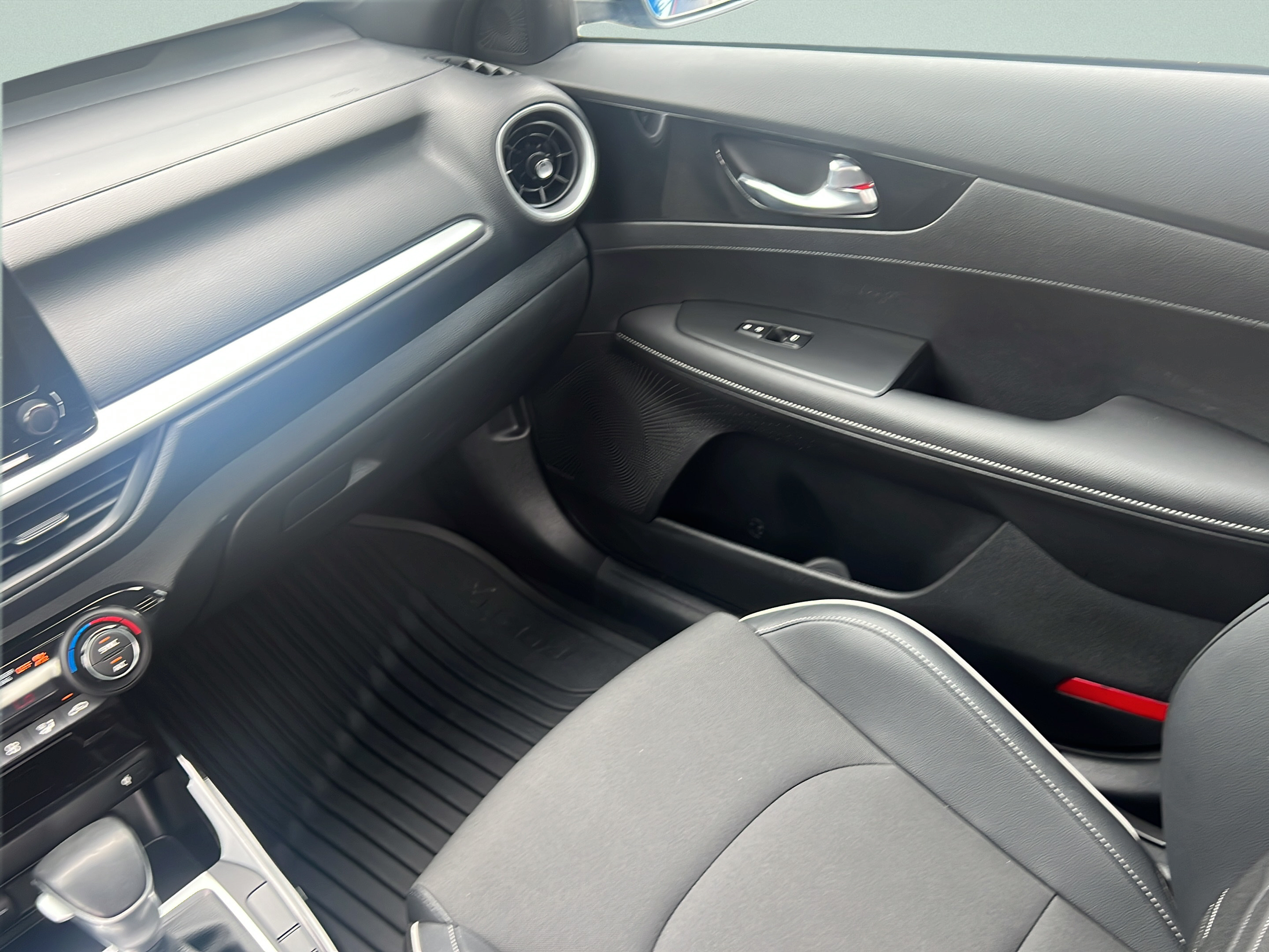 Certified 2023 Kia Forte GT-Line w/ GT-Line Premium Package FWD image 12