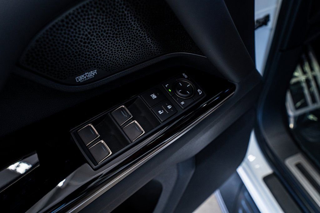 Used 2024 Lexus LX 600 F Sport image 32