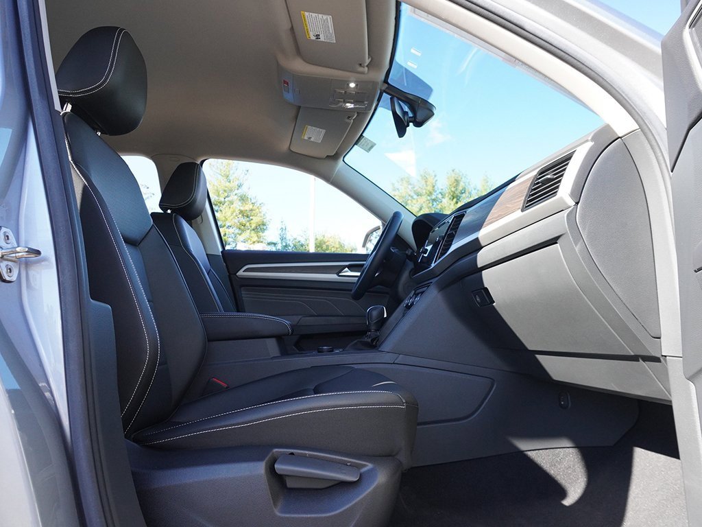 Used 2023 Volkswagen Atlas SE image 31
