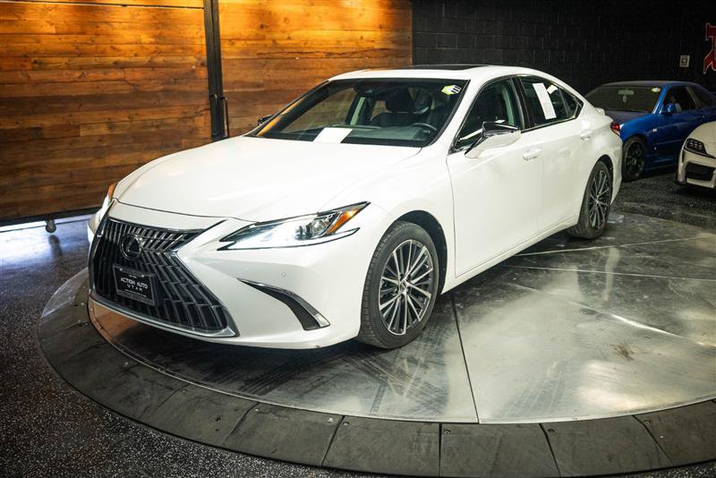 Used 2023 Lexus ES 300h w/ Premium Package FWD image 2