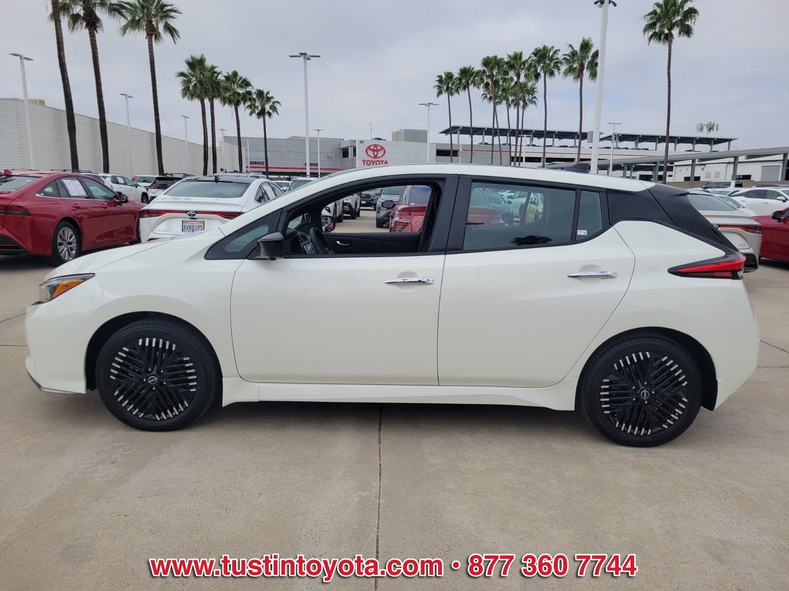 Used 2025 Nissan Leaf SV Plus image 7