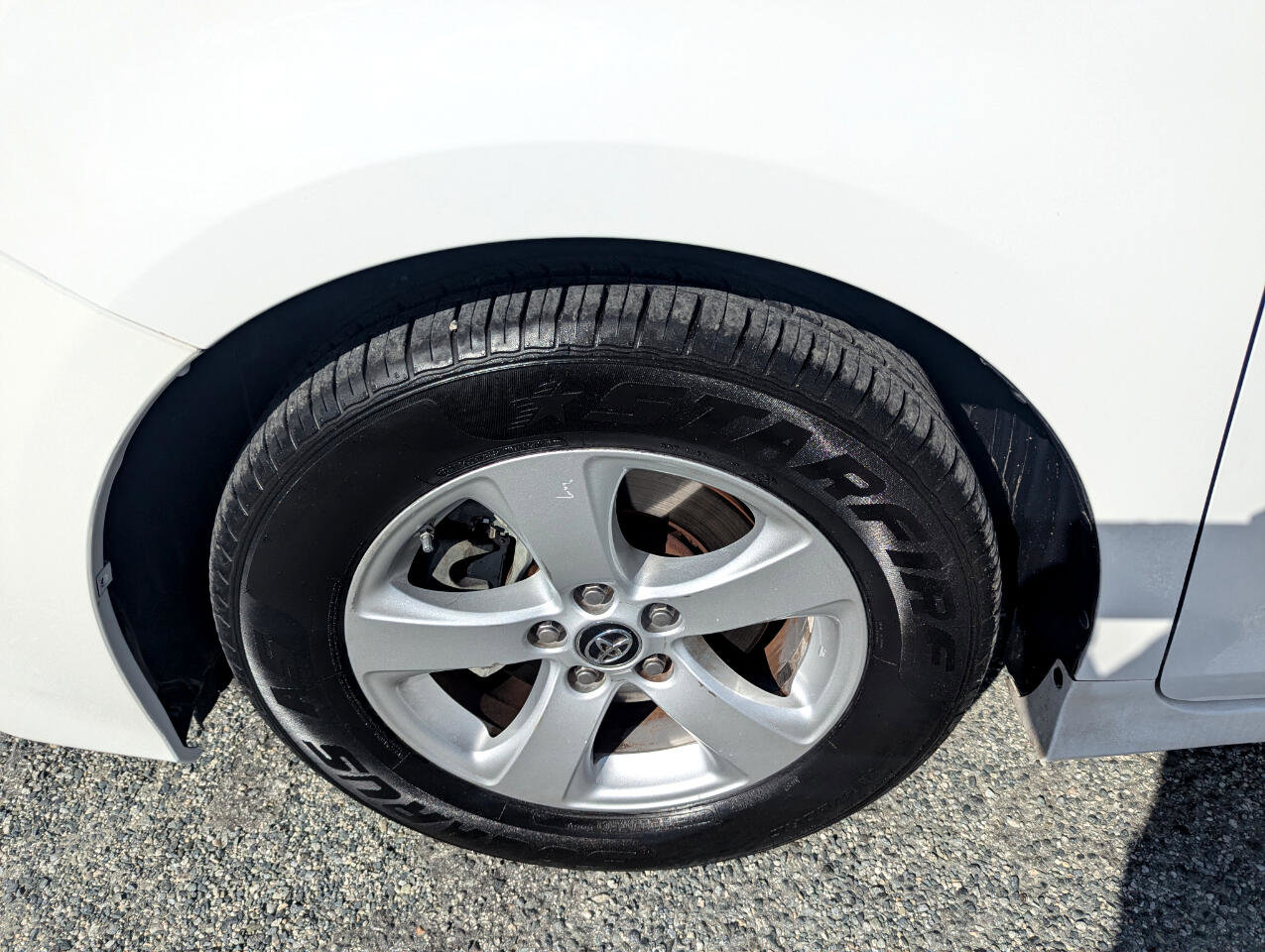 Used 2018 Toyota Sienna L image 12