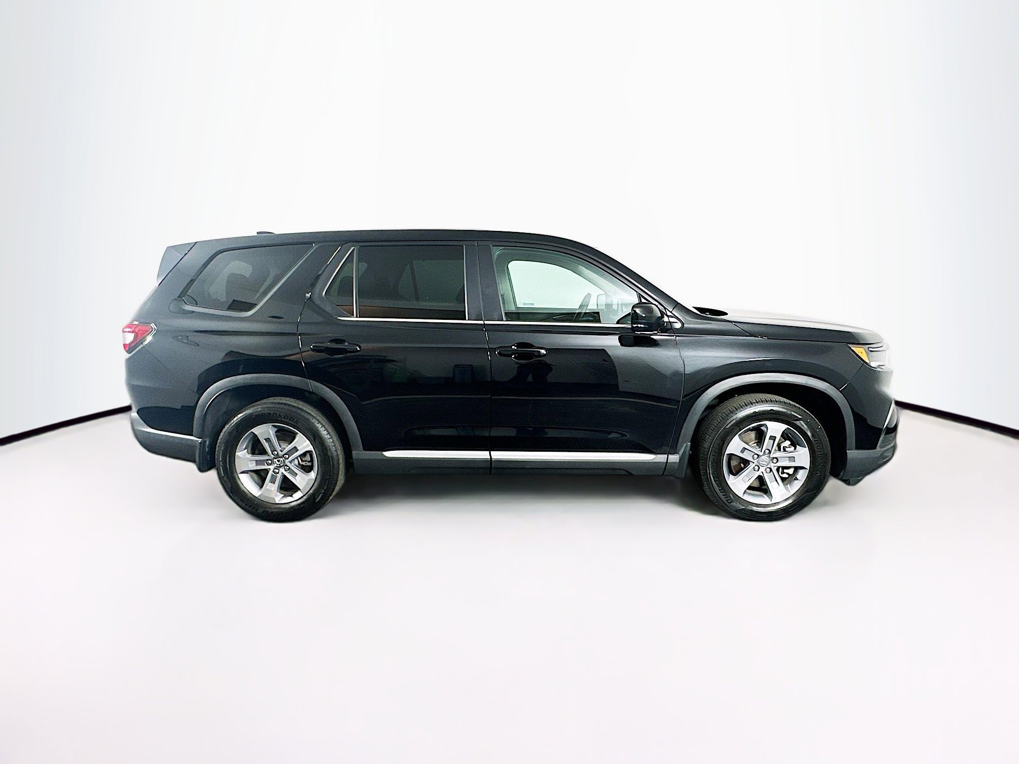 Used 2025 Honda Pilot EX-L image 10