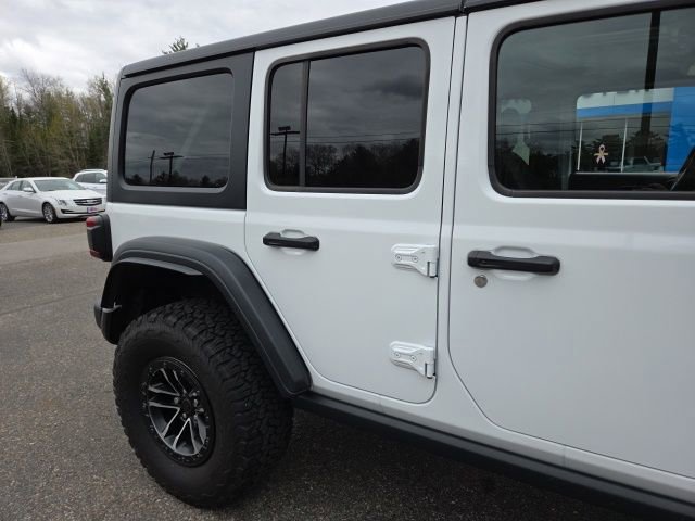 Used 2024 Jeep Wrangler Unlimited Rubicon w/ XTREMEE 35" Tire Package AWD/4WD image 32