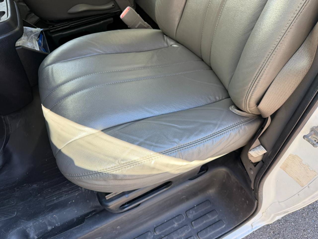 Used 2007 Chevrolet Express 3500 RWD image 19