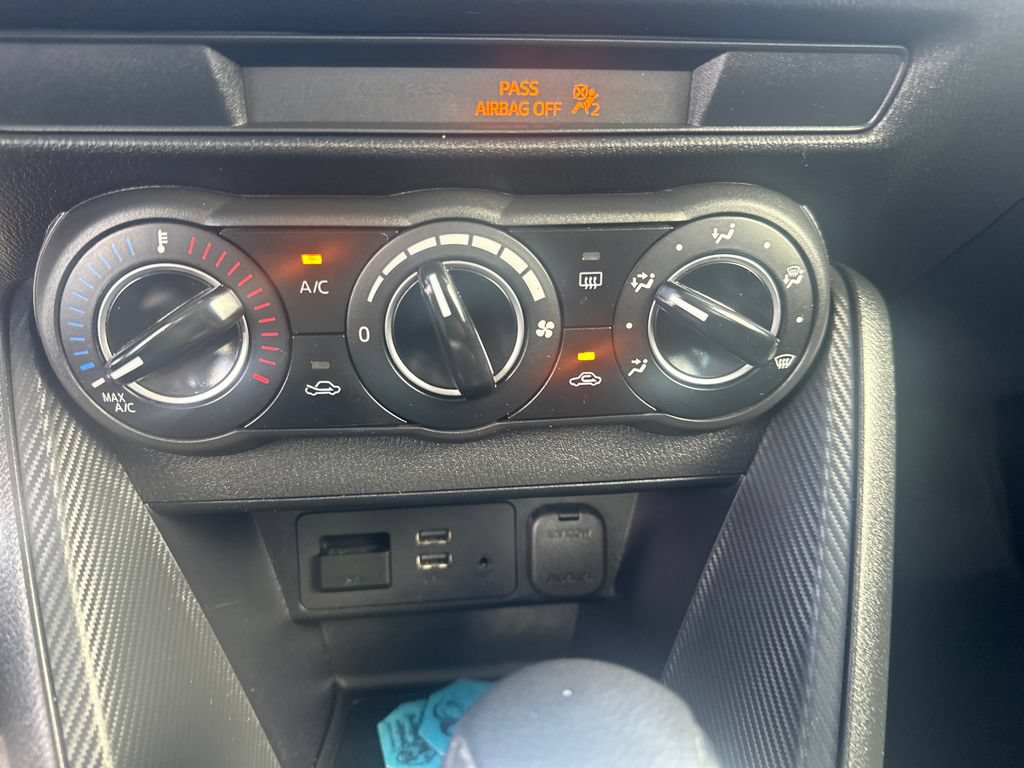 Used 2019 Toyota Yaris LE FWD image 18