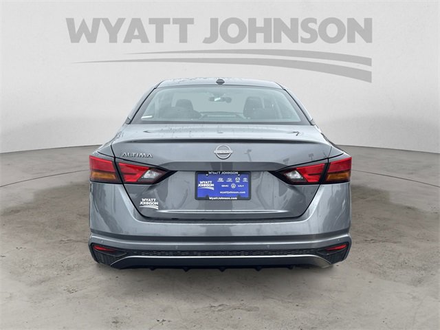 Used 2025 Nissan Altima 2.5 SV image 4