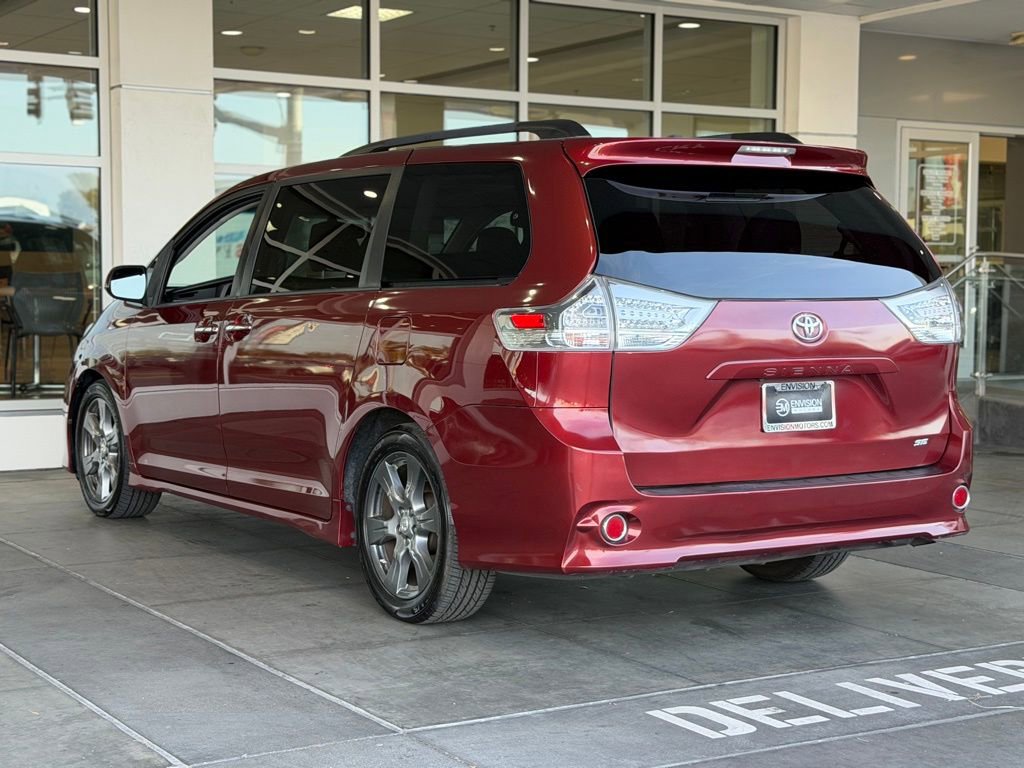 Used 2017 Toyota Sienna SE FWD image 9