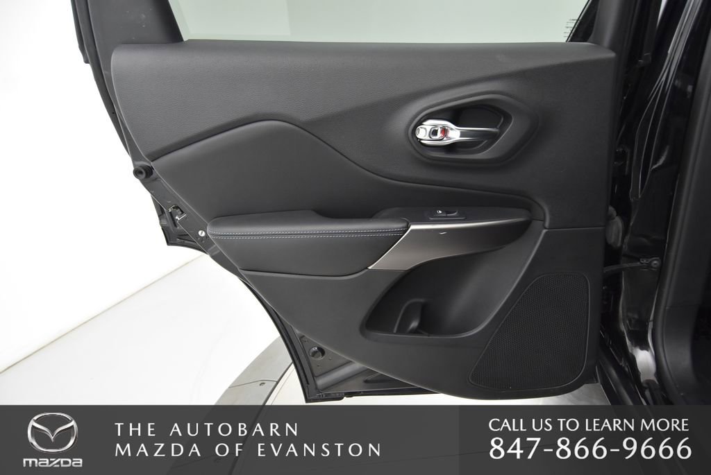 Used 2019 Jeep Cherokee Latitude Plus w/ Cold Weather Group image 29