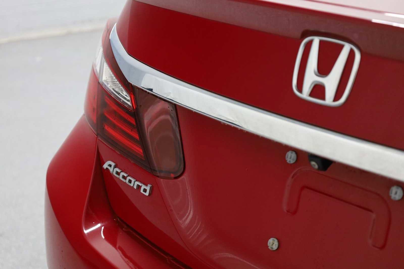 Used 2016 Honda Accord Sport image 8