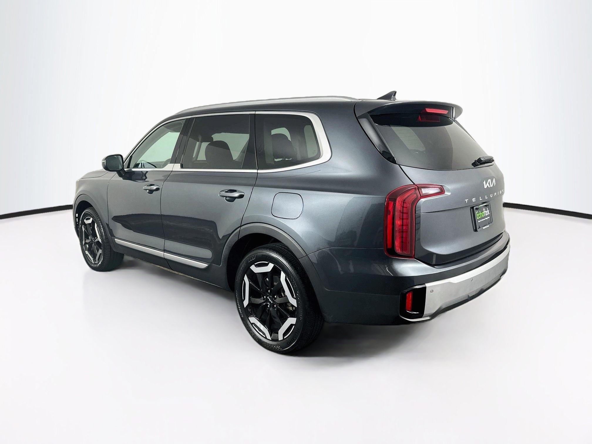 Used 2024 Kia Telluride S FWD image 5