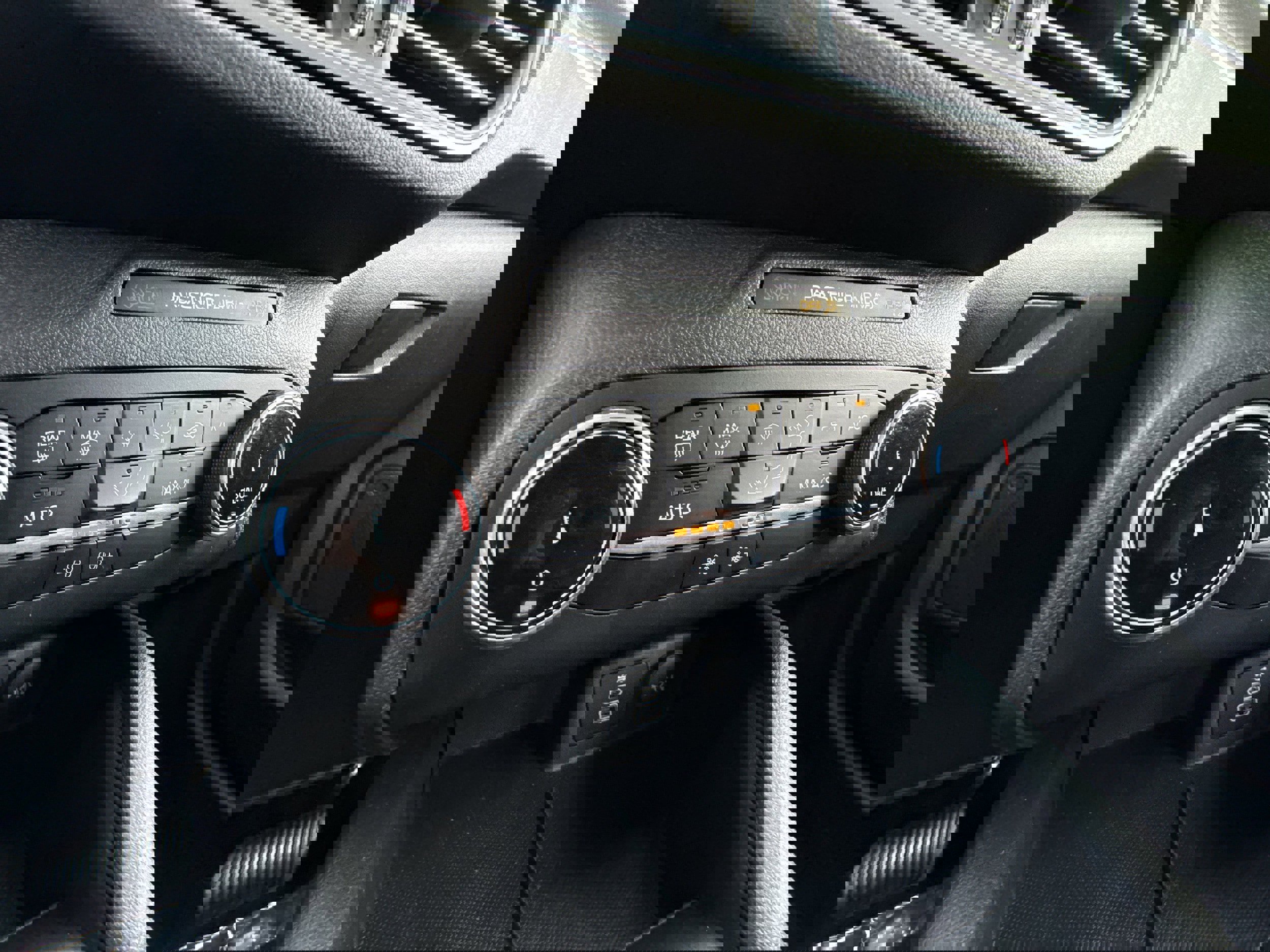 Used 2024 Ford Escape Active image 18