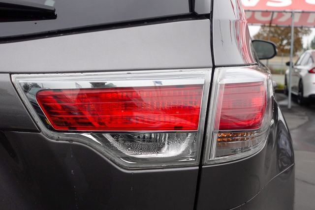 Used 2015 Toyota Highlander XLE image 8