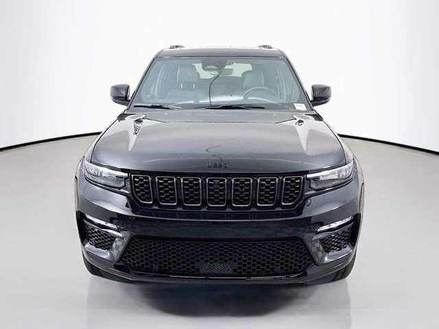 New 2025 Jeep Grand Cherokee Summit image 2