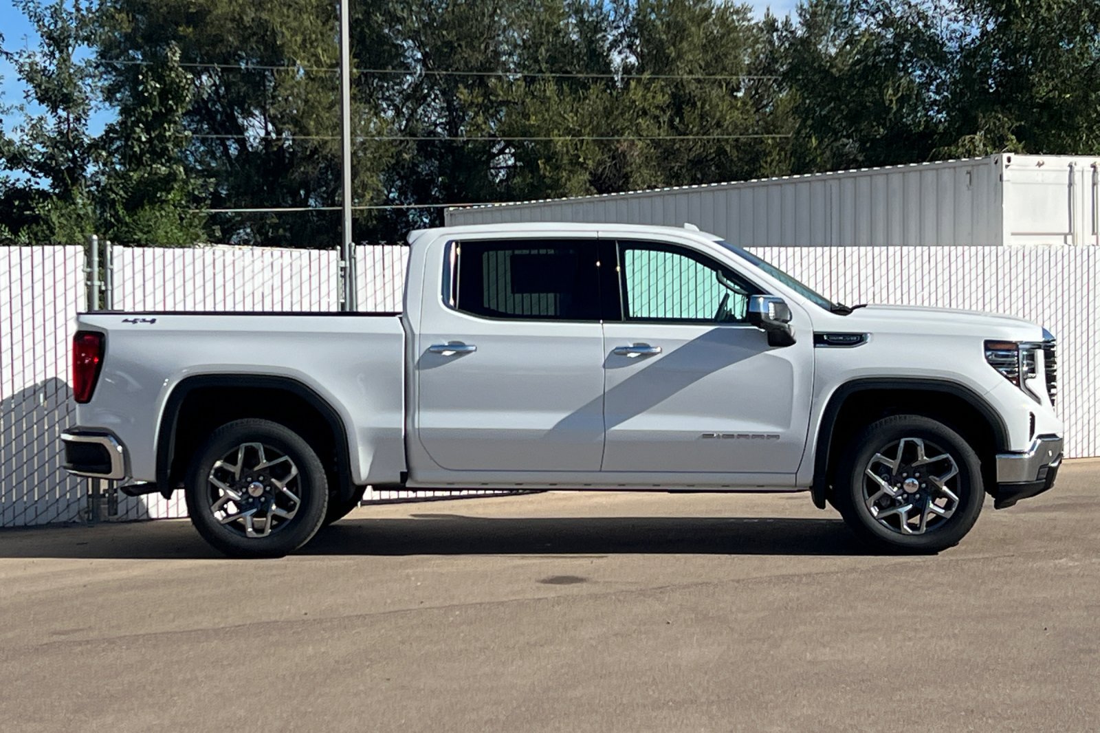 New 2026 GMC Sierra 1500 SLT w/ SLT Convenience Package AWD/4WD image 3
