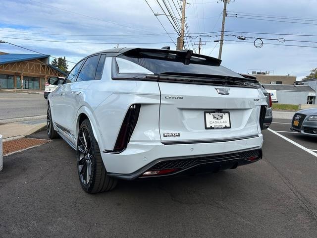 New 2026 Cadillac Lyriq V w/ Exterior Carbon Fiber Package image 5