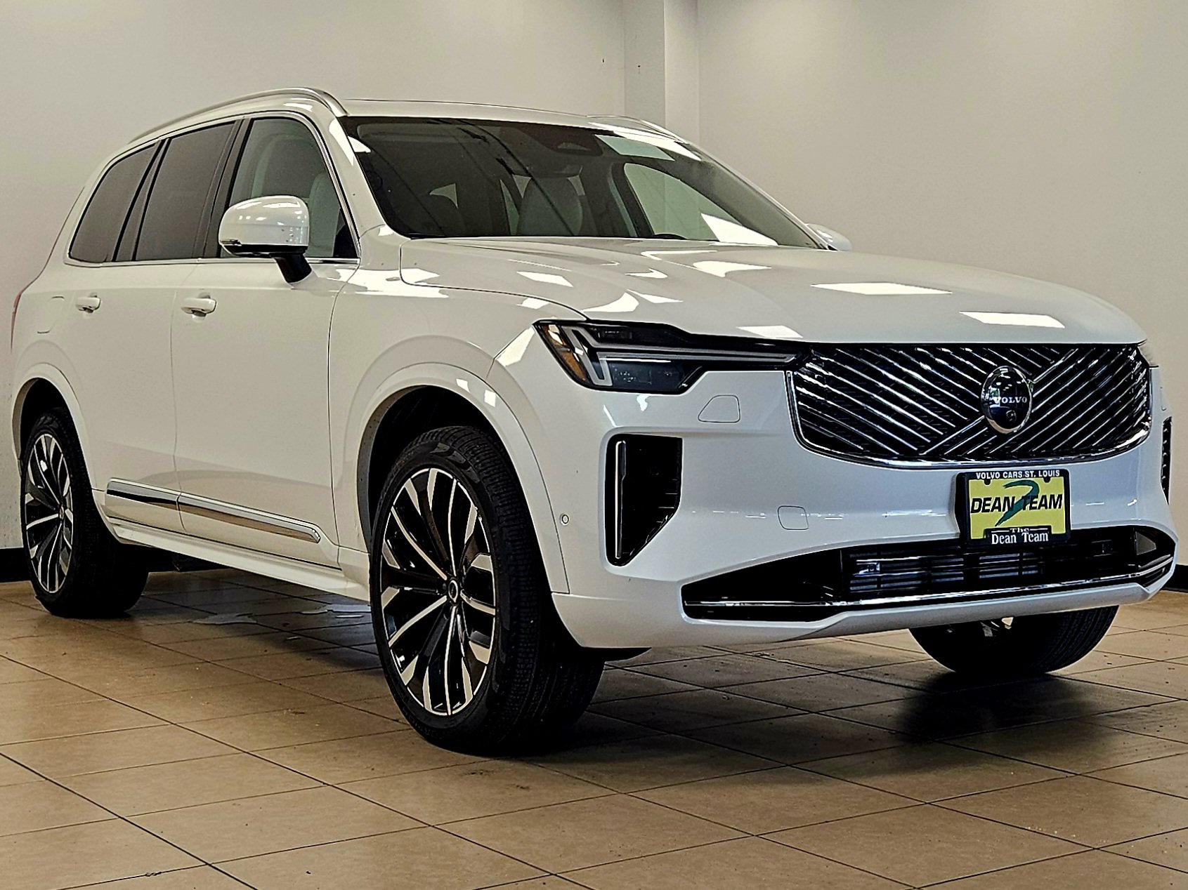 New 2026 Volvo XC90 T8 Ultra w/ Protection Package Premier AWD/4WD image 3