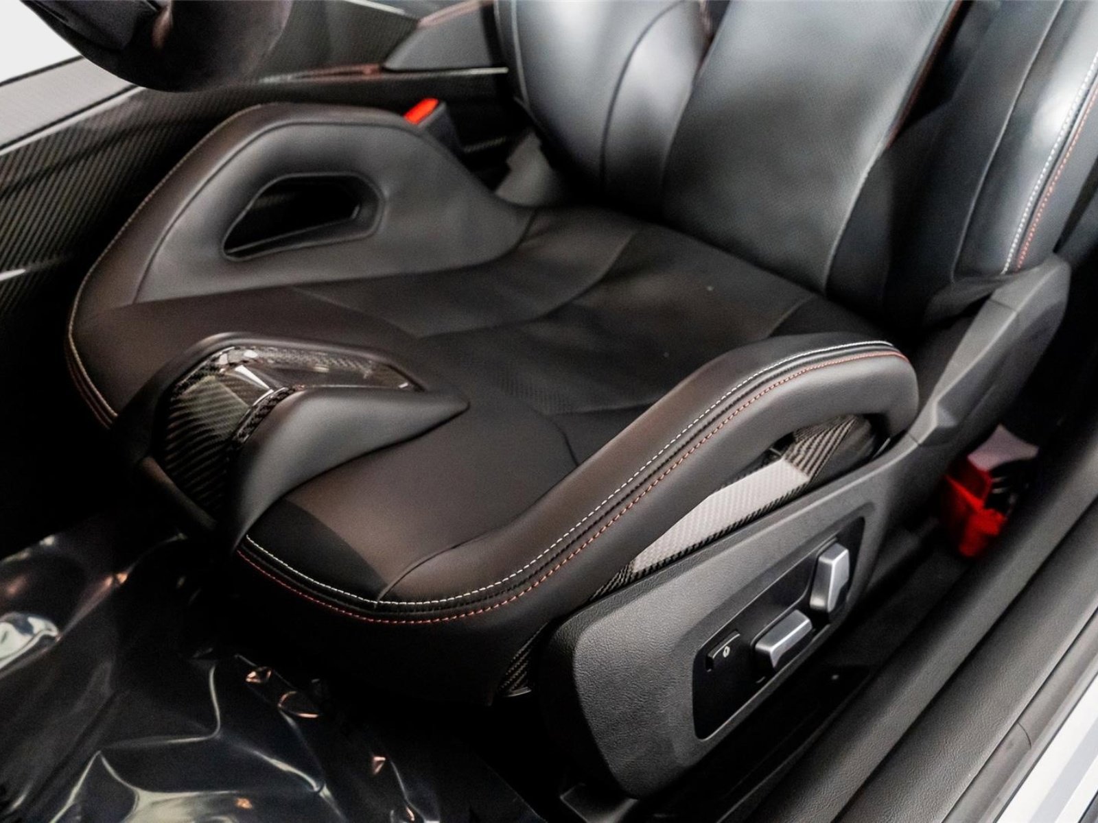 Used 2023 BMW M4 CSL image 32