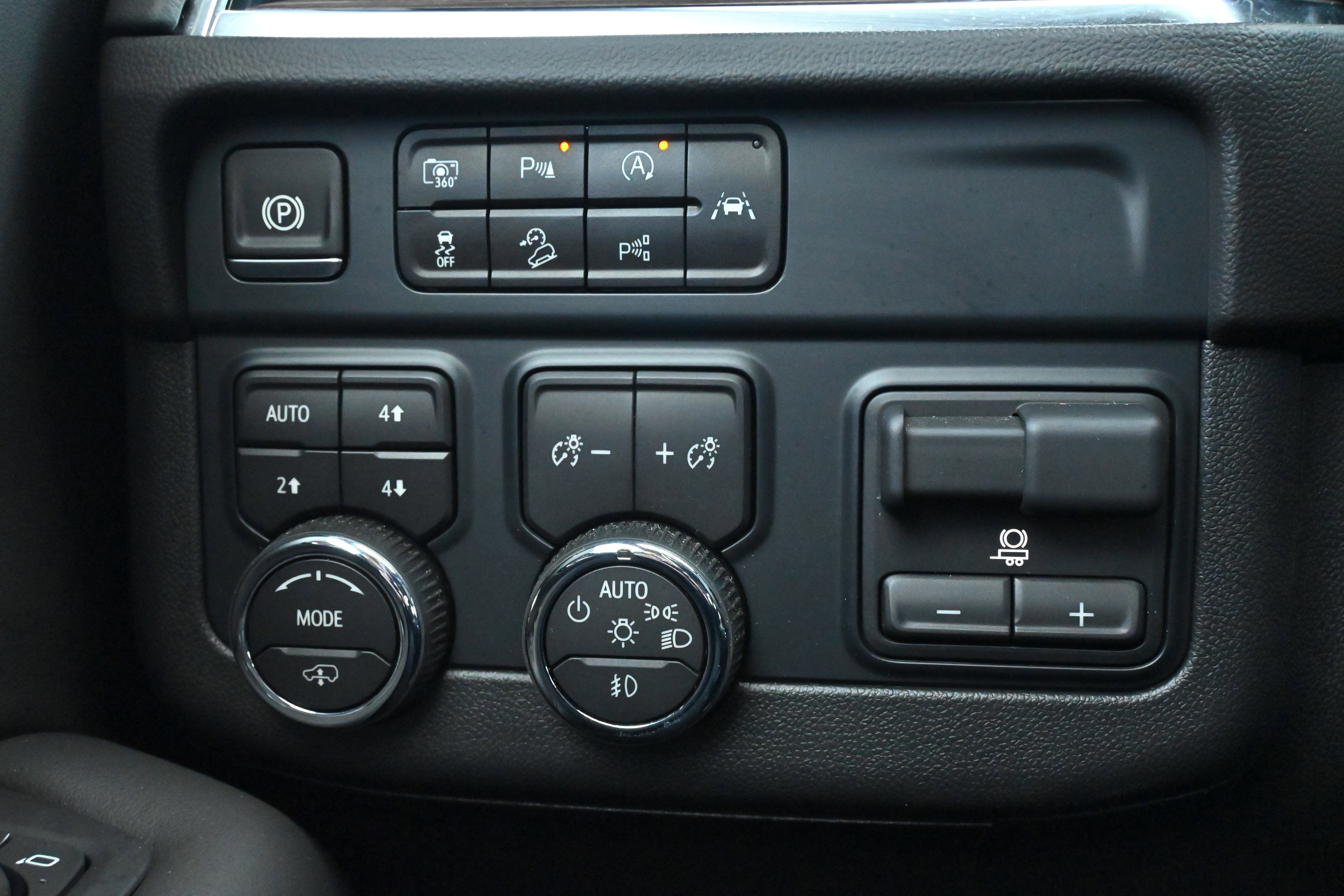 Used 2025 Chevrolet Tahoe Z71 w/ Z71 Off-Road Package image 18