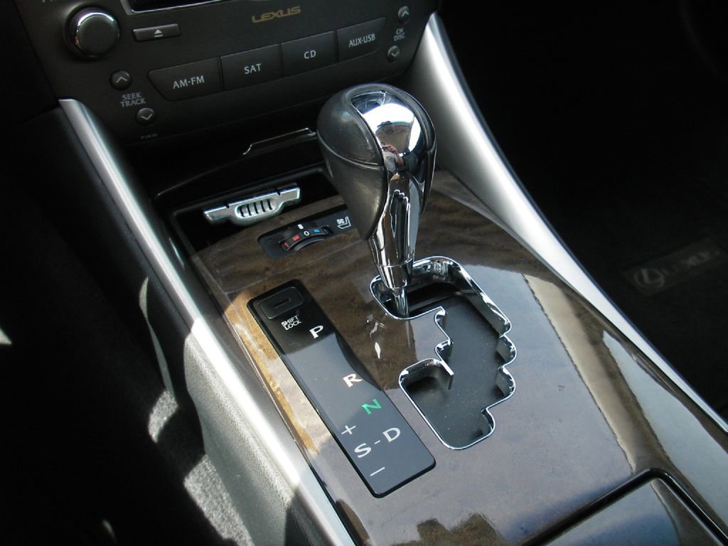 Used 2010 Lexus IS 250C image 32