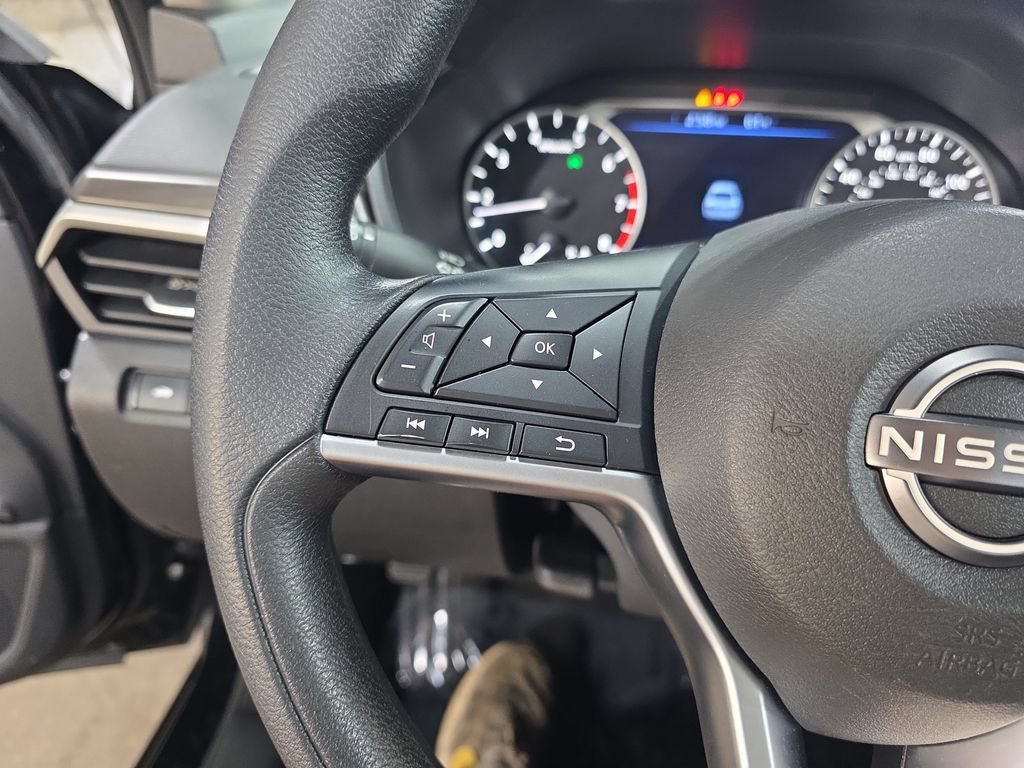 Used 2024 Nissan Altima 2.5 SV FWD image 16