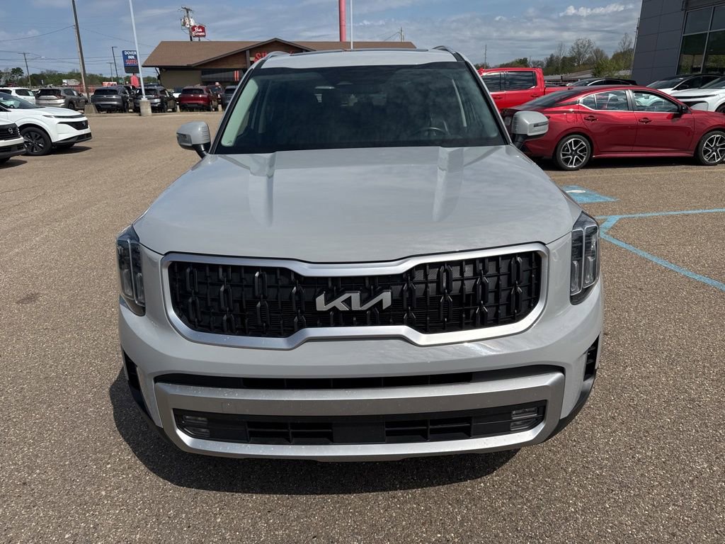 Used 2023 Kia Telluride EX X-Line AWD/4WD image 2