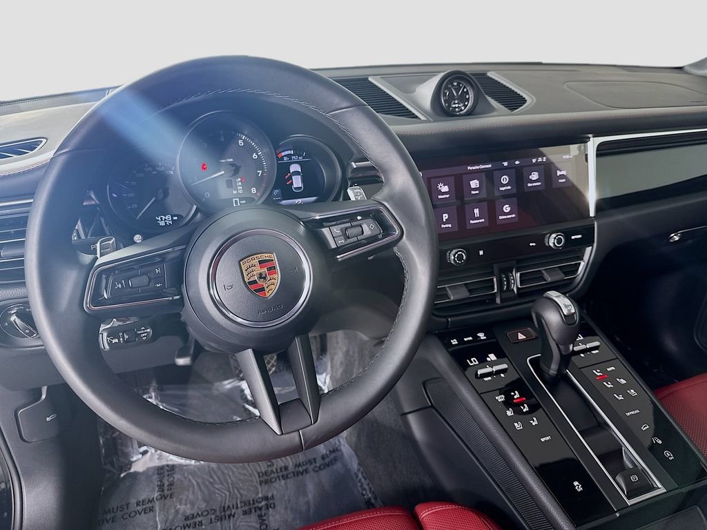 Certified 2026 Porsche Macan image 25