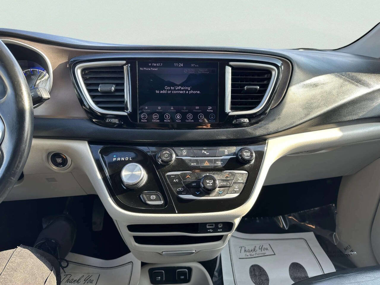 Used 2018 Chrysler Pacifica Touring-L image 19