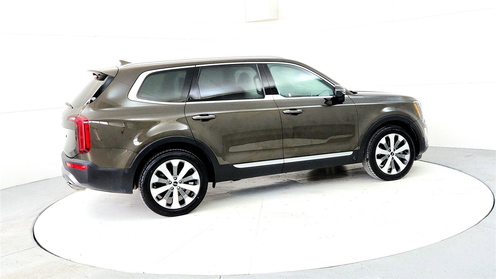 Used 2022 Kia Telluride S image 6