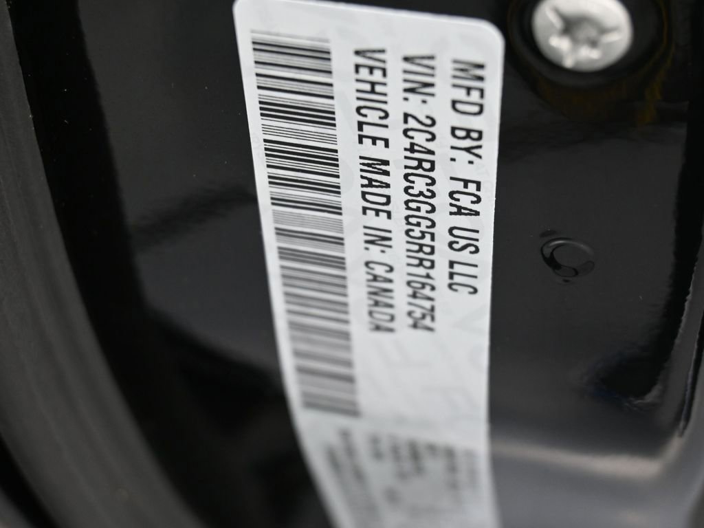 Used 2024 Chrysler Pacifica Limited w/ S Appearance Package image 18