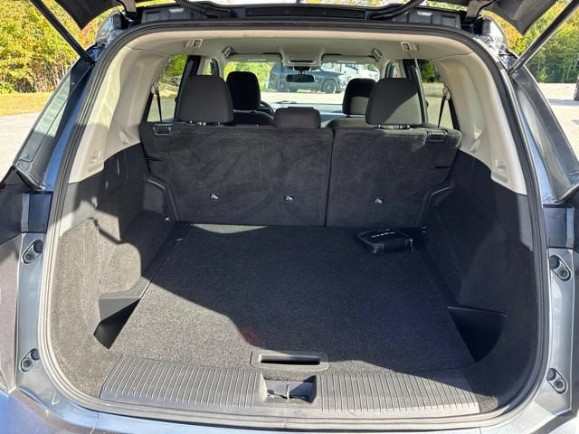 Used 2024 Nissan Rogue S AWD/4WD image 5