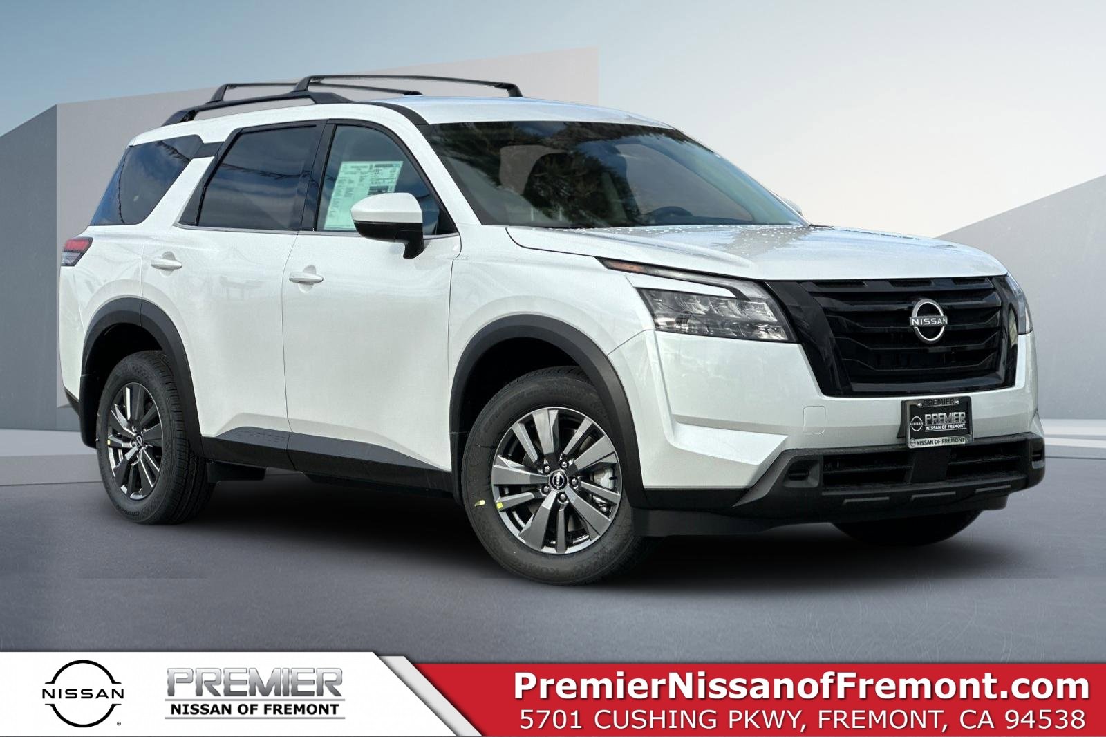 New 2025 Nissan Pathfinder SV w/ Black Appearance Package