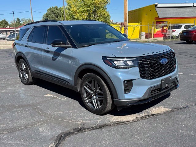 Used 2025 Ford Explorer ST AWD/4WD image 7