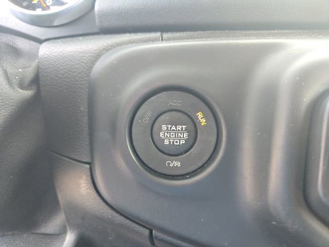 Used 2019 Jeep Wrangler Unlimited Sahara image 31