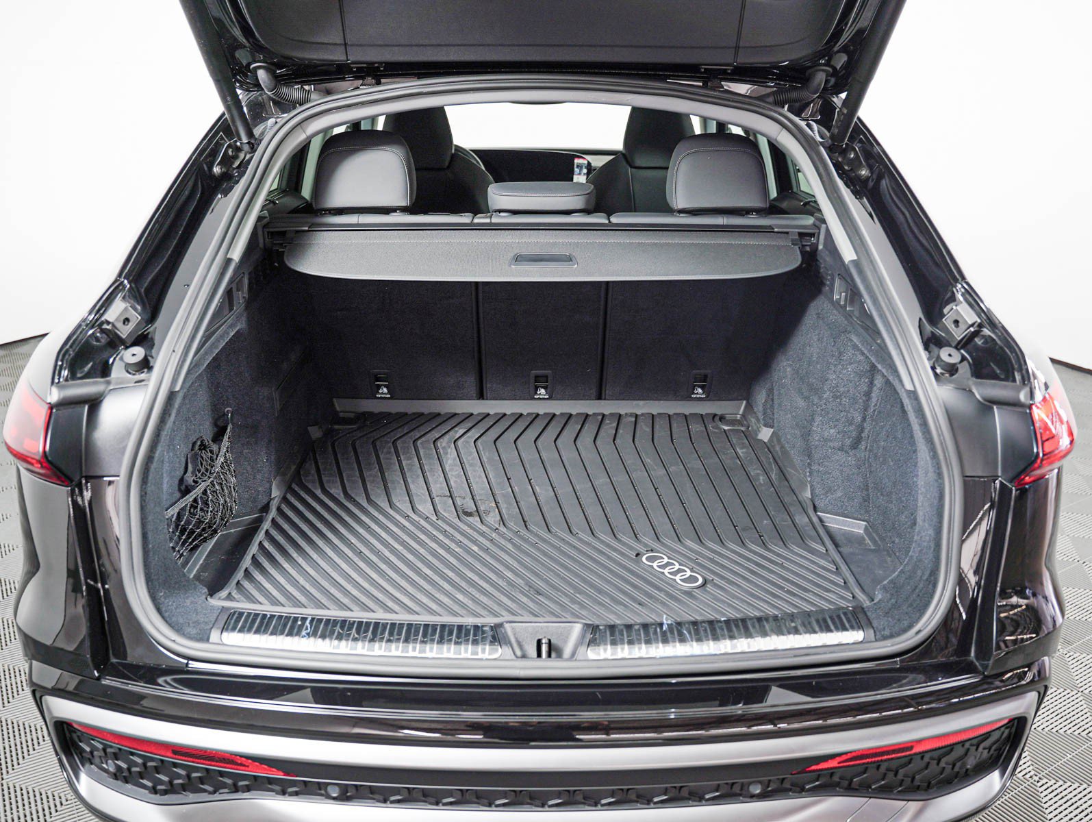 Certified 2025 Audi Q5 Premium Plus AWD/4WD image 8