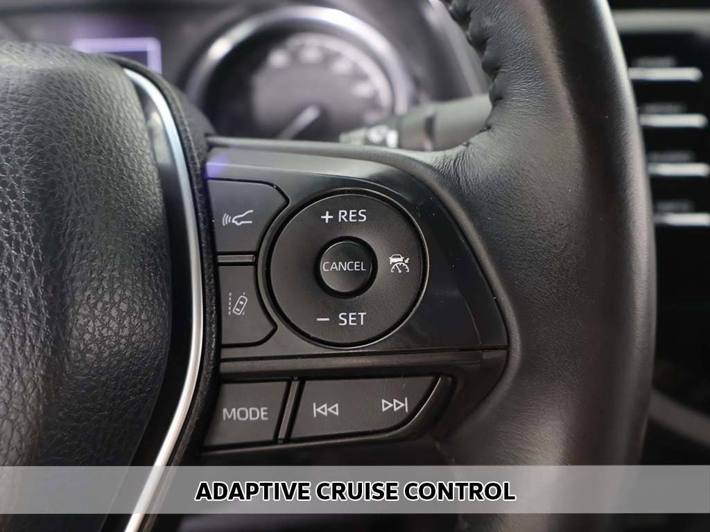 Used 2018 Toyota Camry SE image 3