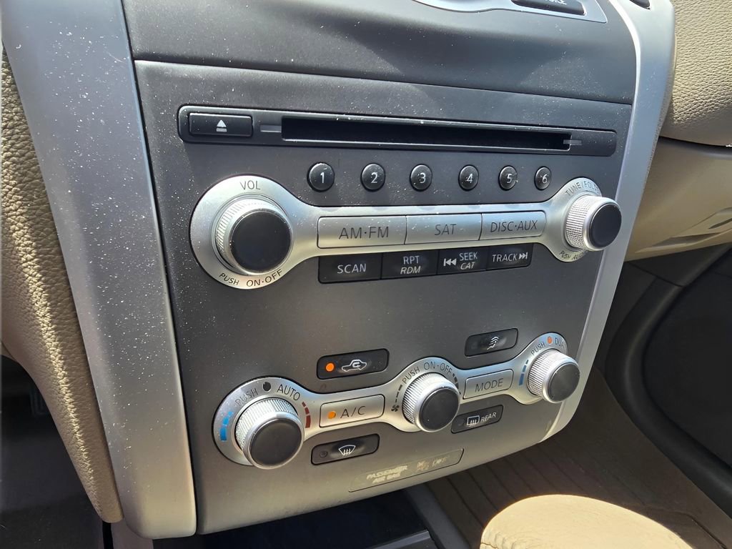 Used 2014 Nissan Murano LE w/ Platinum Edition Package AWD/4WD image 18