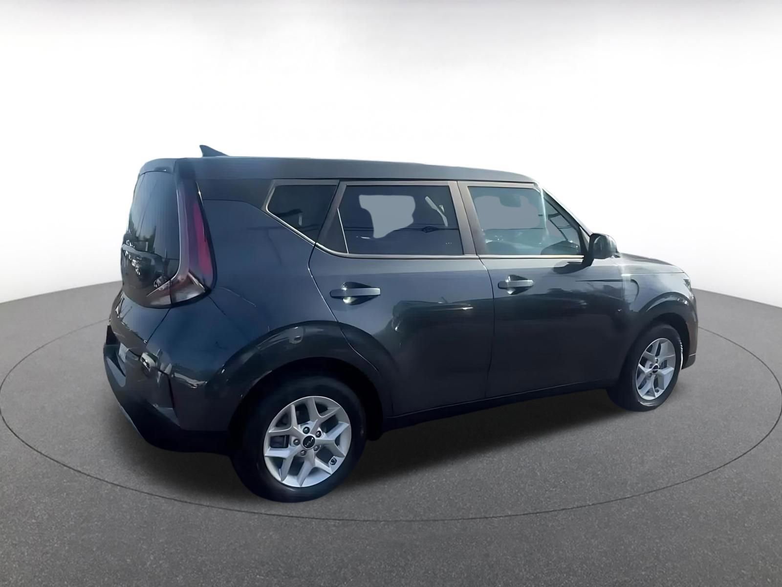Used 2025 Kia Soul LX w/ LX Technology Package FWD image 15