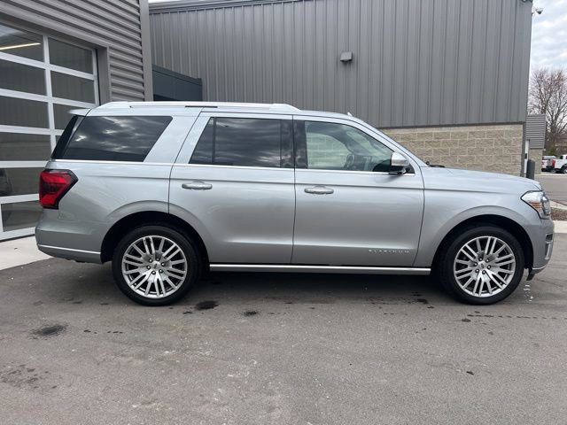 Used 2023 Ford Expedition Platinum image 4