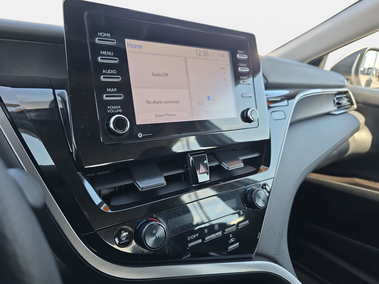 Used 2024 Toyota Camry LE w/ Convenience Package image 19