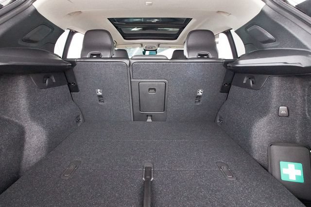 Certified 2026 Volvo XC40 B5 Plus w/ Protection Package Premier AWD/4WD image 20