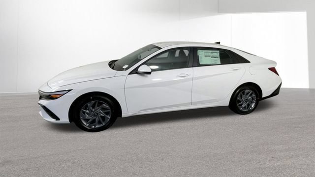 New 2026 Hyundai Elantra Hybrid FWD image 5