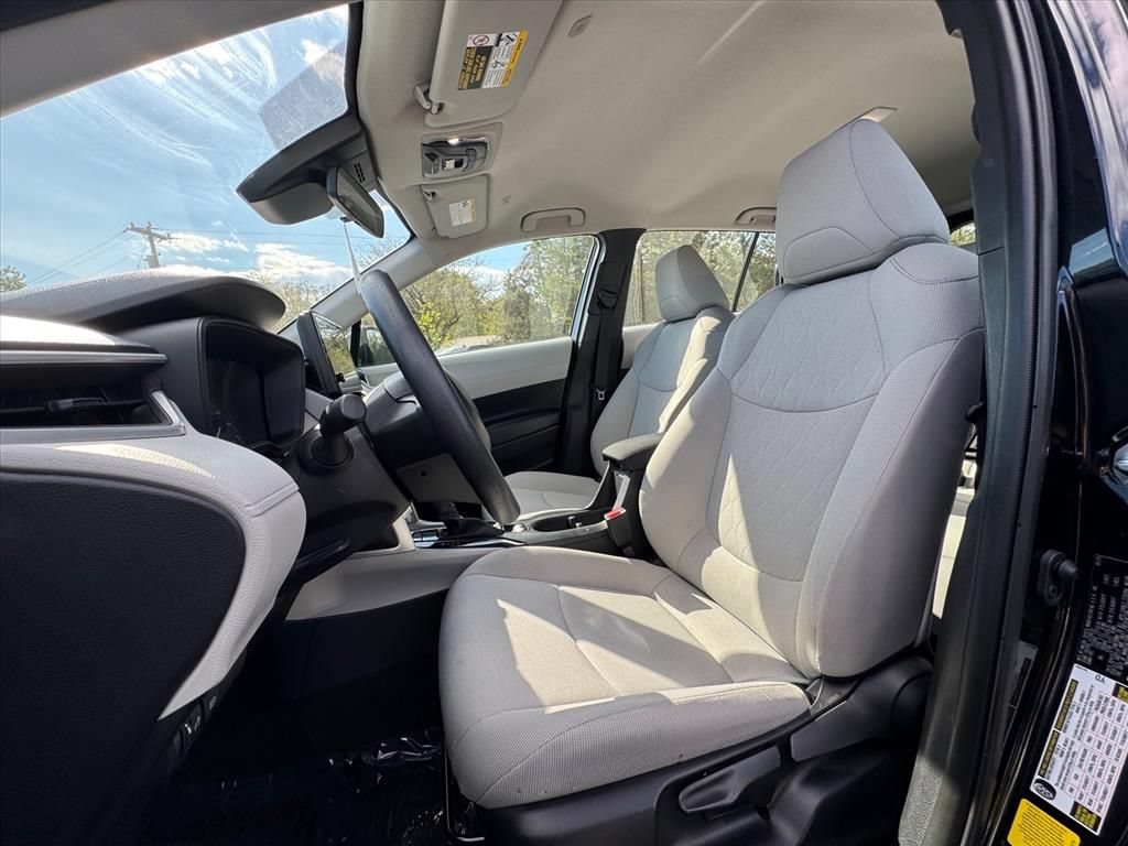 Used 2025 Toyota Corolla Cross L FWD image 14