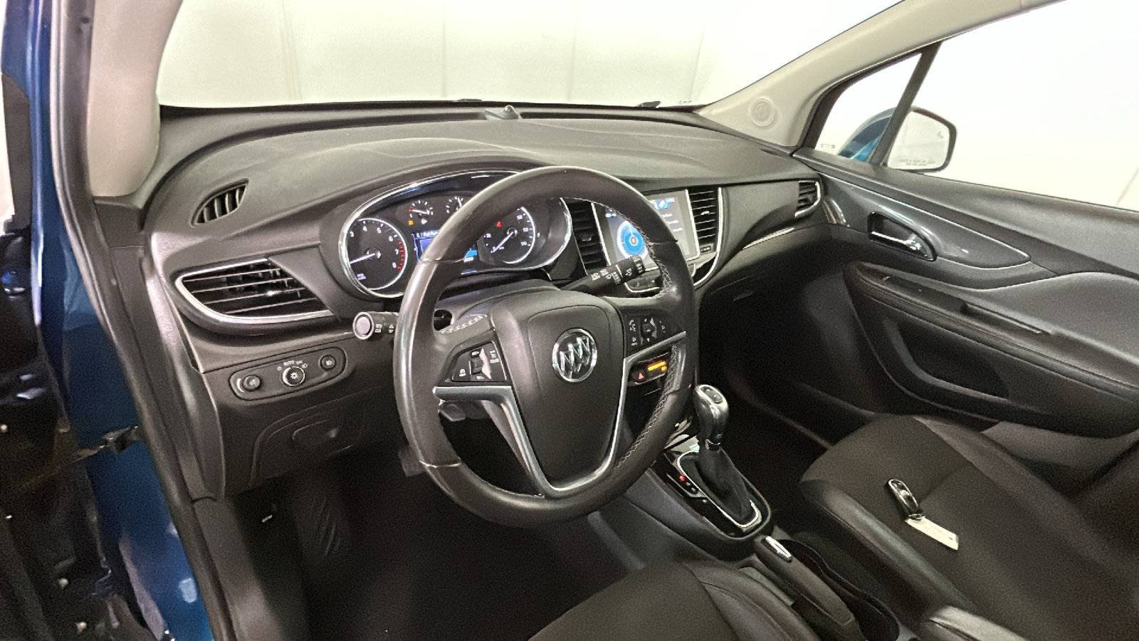 Used 2019 Buick Encore Sport Touring w/ Safety Package AWD/4WD image 17