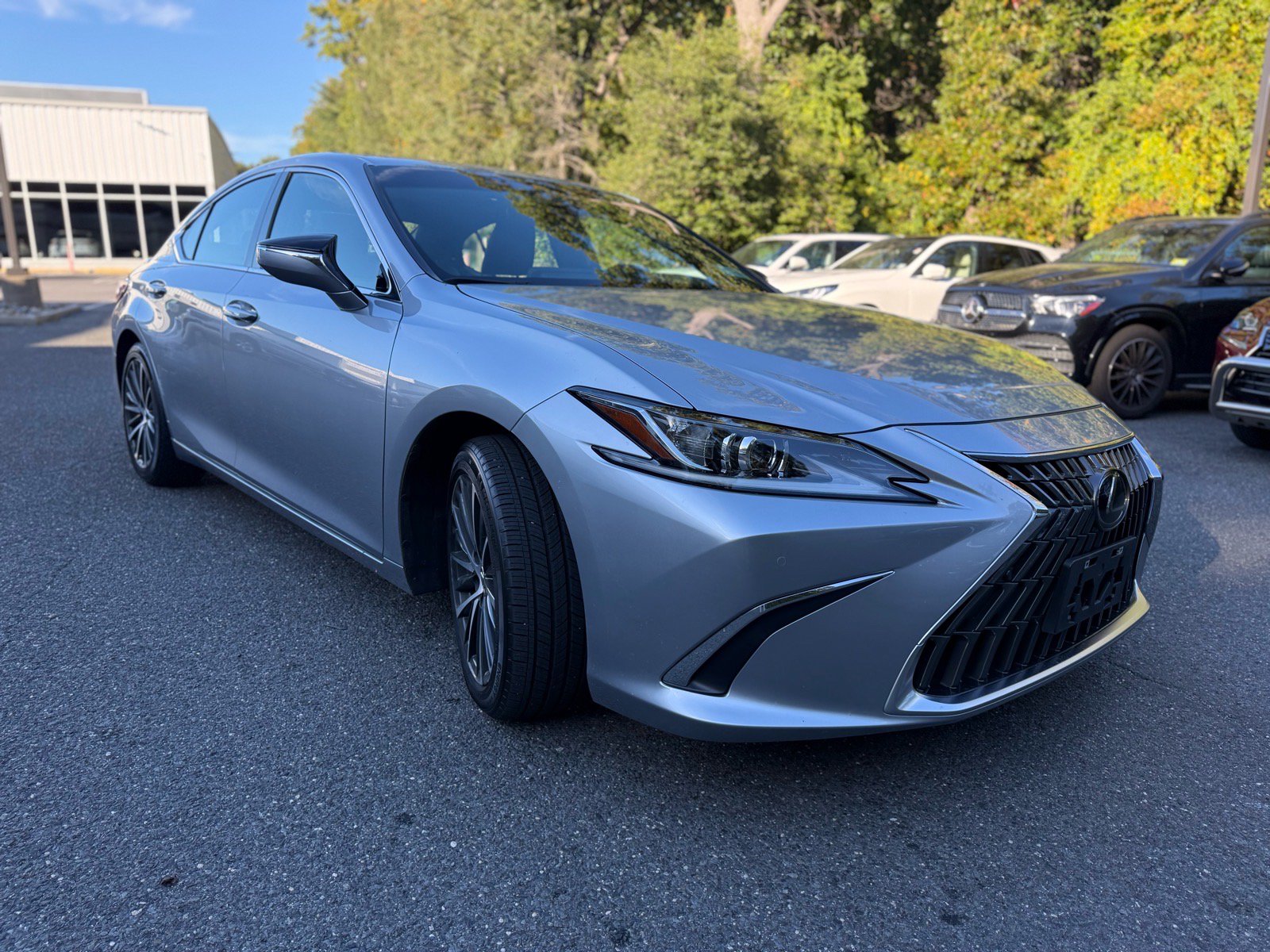 Used 2024 Lexus ES 350 w/ Premium Package FWD image 1